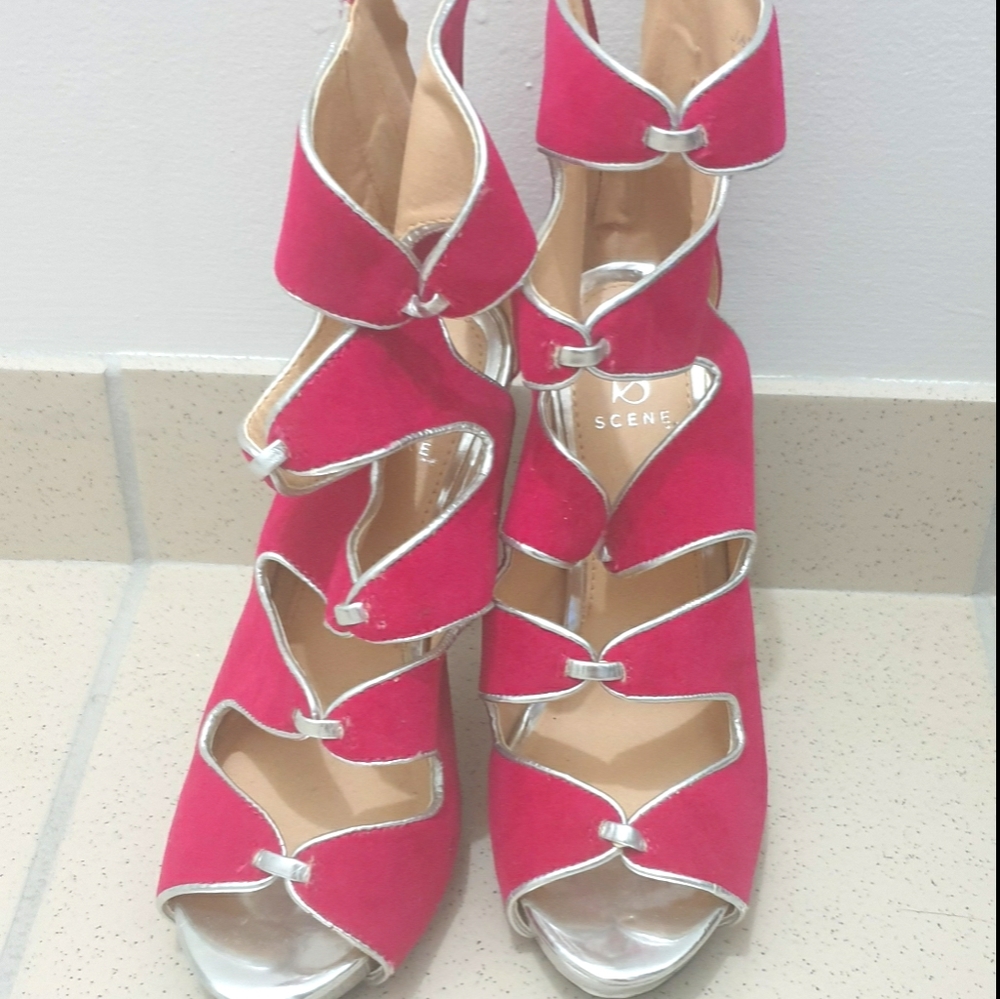 Pumps - Picture 2 of 4